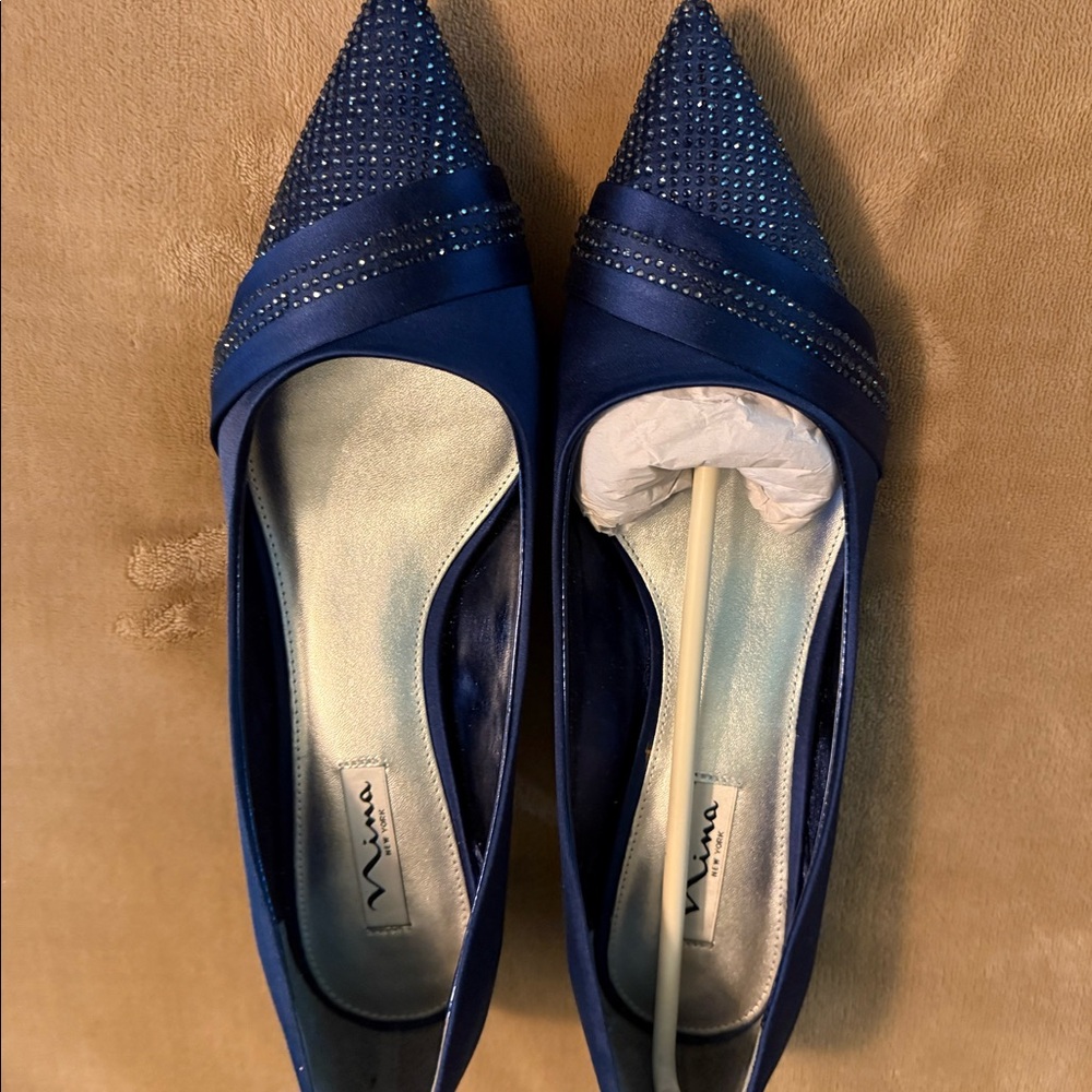 Nina Emmie vibrant Wedding blue, sparkly kitten heels pumps size 11w IOB HTF.